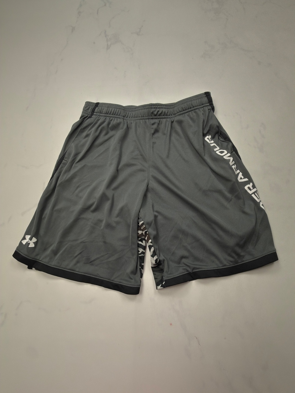 Under Armour Printed Athletic Shorts Gray 2010s Sporty - Boys XL